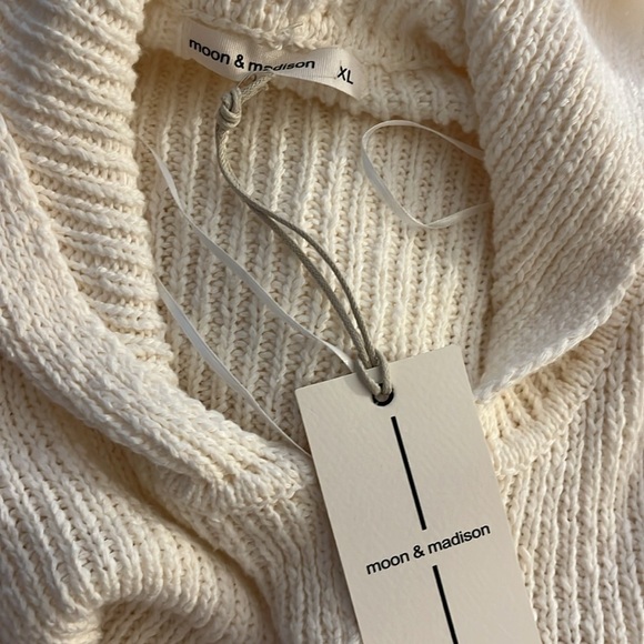 Moon & Madison | New cropped hooded cable knit sweater Womens size XL cream hood - Picture 8 of 10